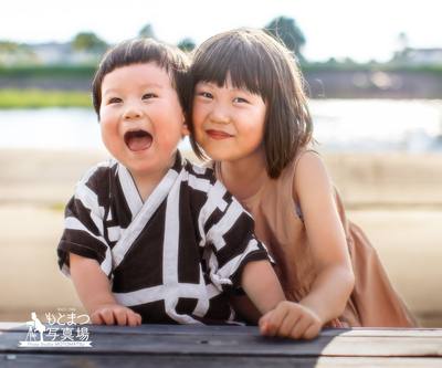 兄妹の笑顔